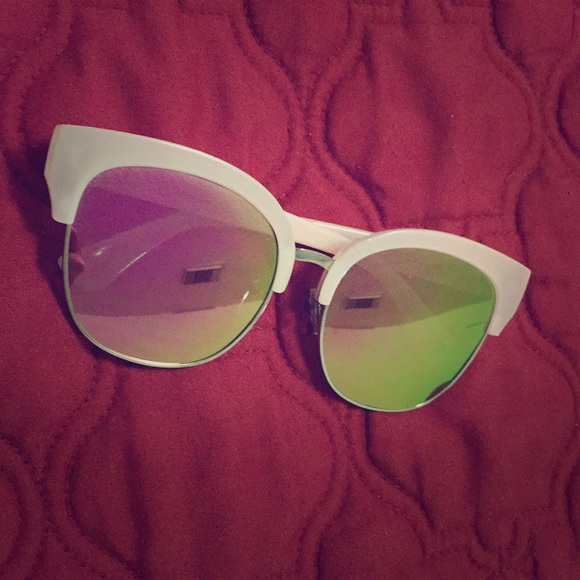 Rosy pink sunglasses - Picture 1 of 4